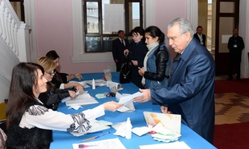 Рамиз Мехтиев проголосовал на парламентских выборах