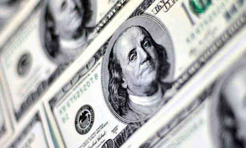 Госнефтефонд переведет доллары в манаты