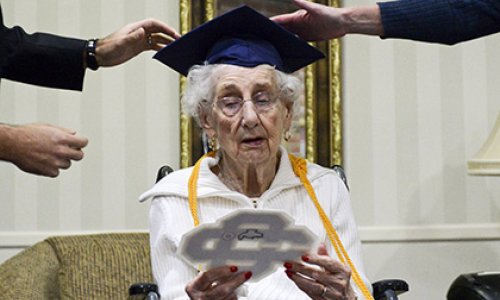 Окончила школу в 97 лет