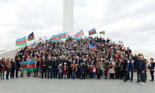 Bakıda “Bayraq yürüşü” keçirildi