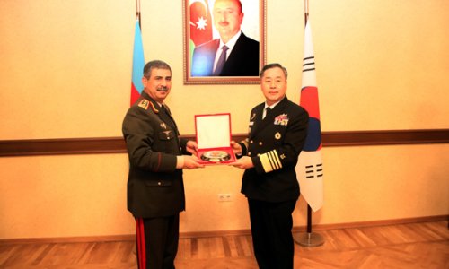 Zakir Həsənov Koreya admiralı ilə görüşdü - FOTOLAR