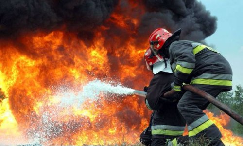 Bakıda dəhşətli yanğın: 49 ailə təxliyyə olundu - FOTO