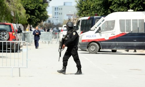 В Тунисе введен режим ЧП