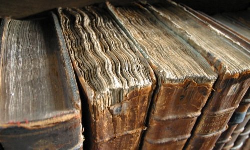 Армяне уничтожили древние книги