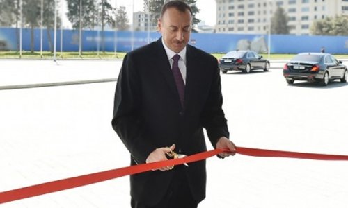 Президент Азербайджана принял участие в открытии нового Центра Госкомитета по вопросам имущества
