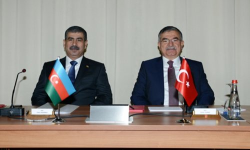 Azərbaycan və Türkiyə müdafiə nazirlərinin ikitərəfli görüşü keçirildi