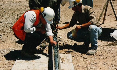 Азербайджан задействует иранских геологов