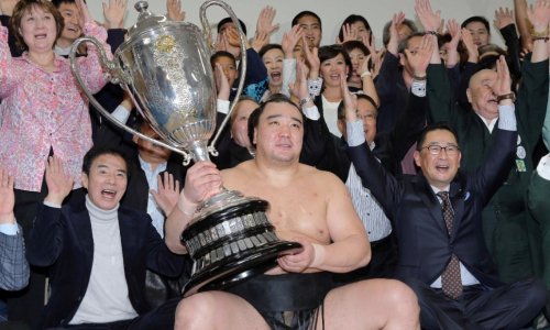 Sumo: Can Japan's national sport survive?