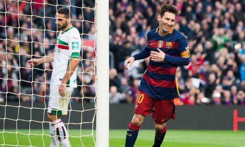 Lionel Messi scores hat-trick as Barcelona thrashes Granada