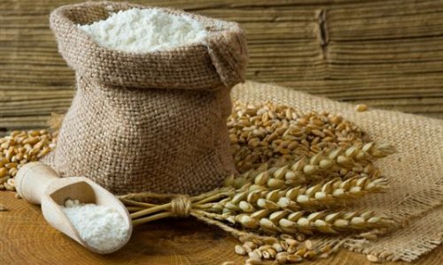 Azerbaijan lowers price of flour after currency slide