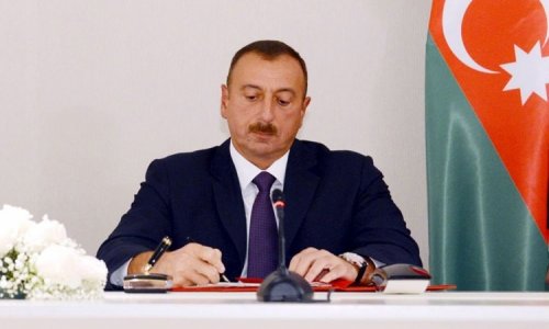 Президент Азербайджана подписал указ о повышении социальных пособий