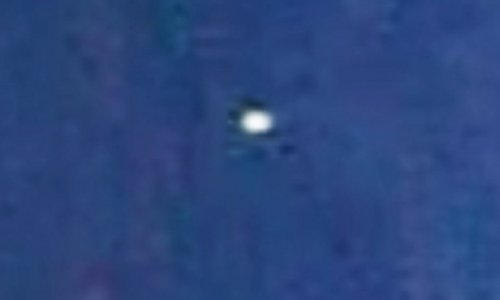 Mysterious UFO floating through sky leaves alien investigators puzzled