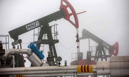 Oil price rebounds in Asia as Iran sparks output cut hopes