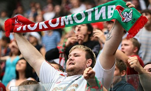 Türkyədə rusiyalı futbolçuları daşa basdılar - VİDEO