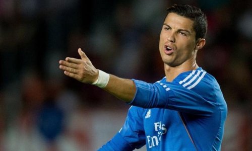 Cristiano Ronaldo walks out of Real Madrid news conference