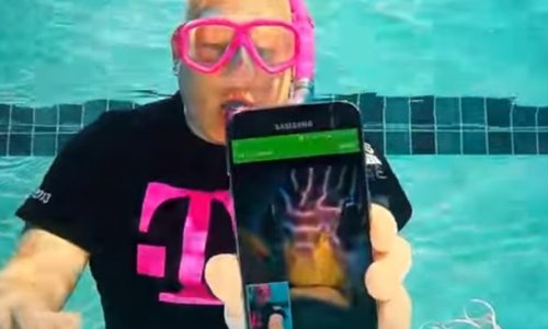 Galaxy S7 испытали под водой