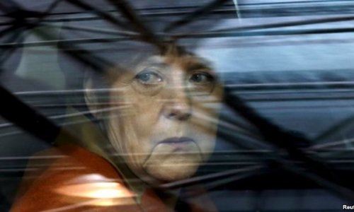 Partiyasının uğursuzluğu Merkelə risk yaratmır