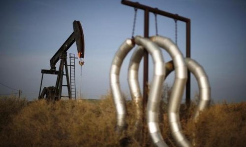 Oil prices fall 3 percent as investors focus again on glut