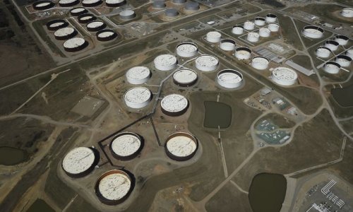Oil glut up close: How Cushing copes with full crude tanks