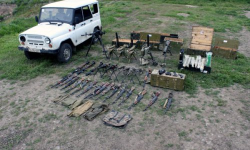 Брошенные на поле боя  боеприпасы ВС Армении -  ФОТО