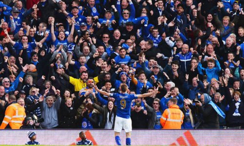 Leicester fans flog seats for £3,000: Foxes rush to cash in on title race