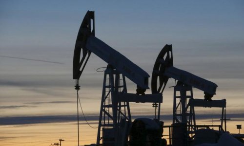 Oil falls as dark clouds appear ahead of producer meeting