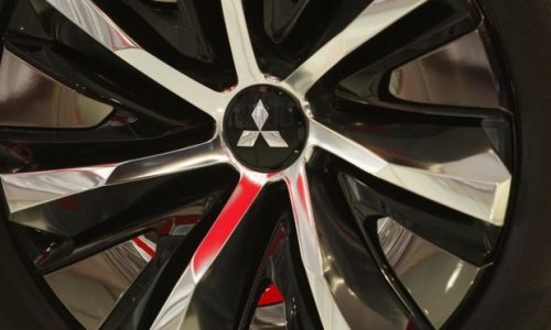 Mitsubishi Motors shares sink to new low