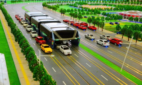 This bus can drive OVER cars when stuck in traffic