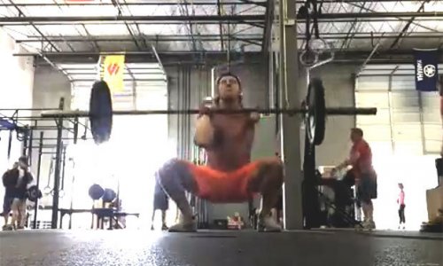 Buff one-armed weightlifter can lift WAY more than you can imagine