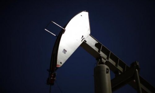 U.S. oil prices rise on start of summer driving season