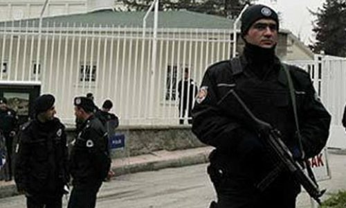 İstanbul polisi antiterror əməliyyatı keçirir