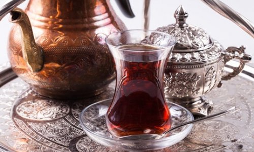 ÜST: Qaynar çayın istifadəsi xərçəngin inkişafına gətirib çıxara bilər