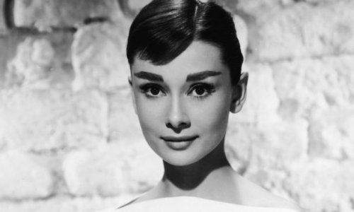 Audrey Hepburn letters sell at auction for £11,000