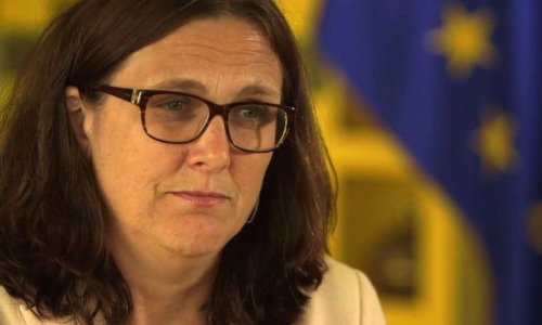EU Trade Commissioner: No trade talks until full Brexit
