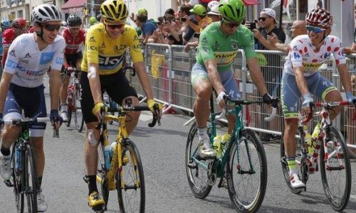 Tour de France 2016: Chris Froome completes third race victory