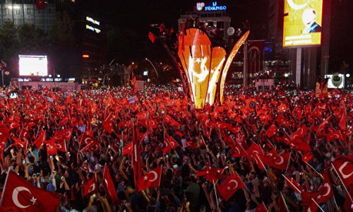 ​İstanbulda 17 jurnalist həbs olundu