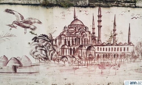 İstanbul küçələrində qraffitilər - FOTO