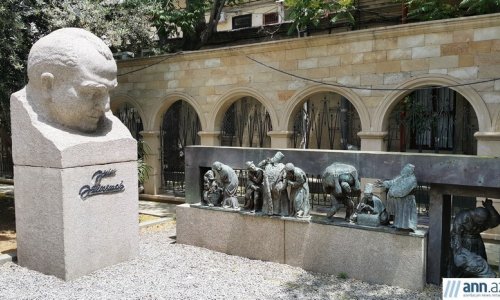 Живопись, история и литература в бакинском парке - ФОТОРЕПОРТАЖ