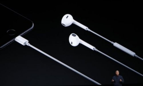 Apple's iPhone 7 ditches traditional headphone socket