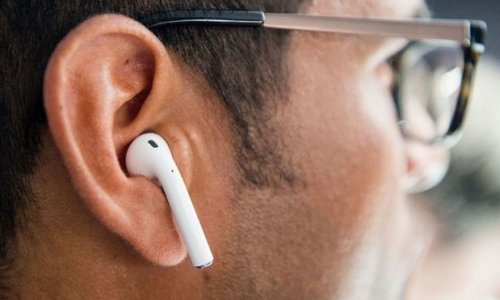 iPhone 7, Airpods and courage: the internet reacts