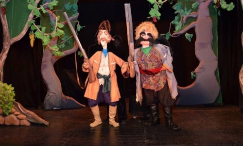 “Qırmızıpapaq” Kukla Teatrında