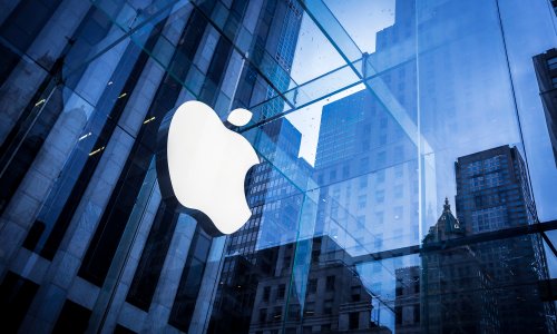 “Apple”də qalmaqal: 4 əməkdaş işdən çıxarıldı