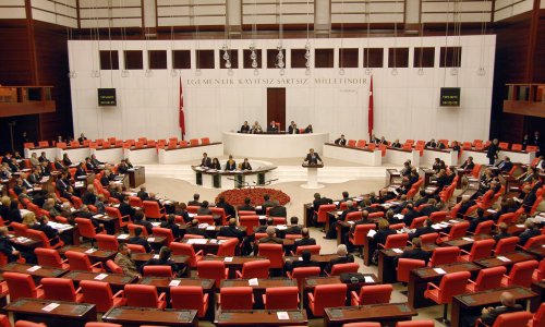 HDP parlamentdəki fəaliyyətini dayandırdı