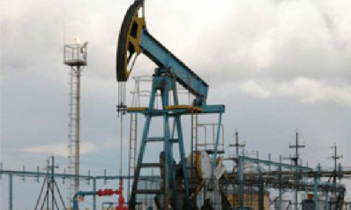 Oil prices rise on softer dollar