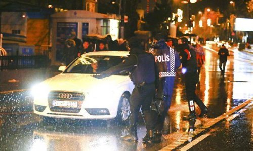İstanbuldakı gecə klubuna hücum anı kameraya düşdü - VİDEO