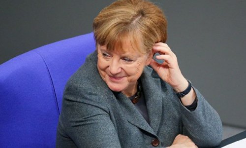 Merkel: “Dünya yeni tarixi dövrə qədəm qoyur”
