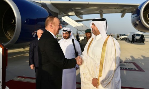 Президент отправился в Катар -  ФОТО
