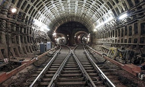 Metroda hiss edilən qoxunun mənşəyi nədir? - FOTOLAR