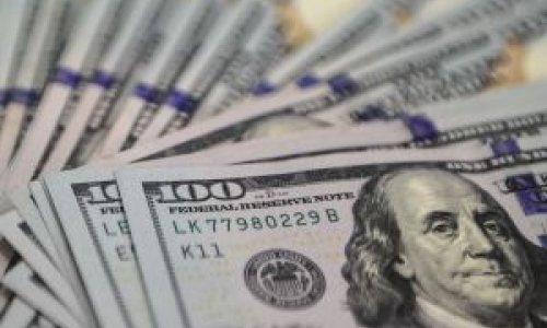 Çantada xeyli miqdarda xarici valyuta aşkarlanıb