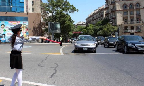 Bakı küçələrində polis uşaqlar peyda oldu - FOTO